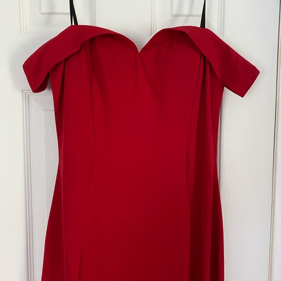 Red mermaid style dress - Picture 6 of 8